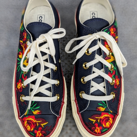 Converse Leather Parkway Embroidered Floral LT in Navy, Sz 6 - Picture 2 of 12